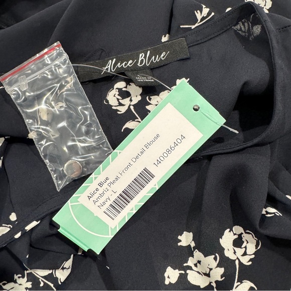 Alice Blue - Ambriz Pleat Front Blouse (Navy) - Picture 3 of 7